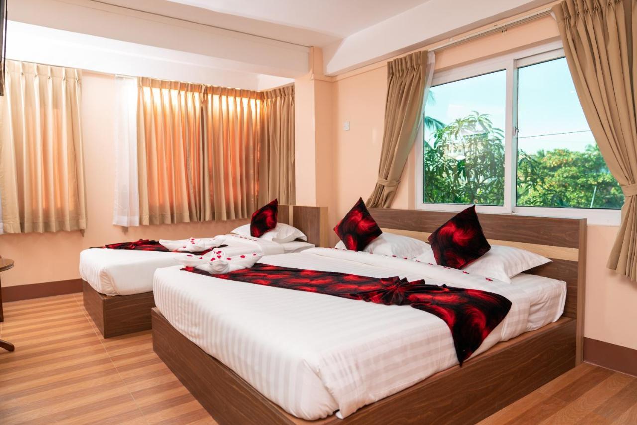 Hotel Chicago Yangon Exterior photo